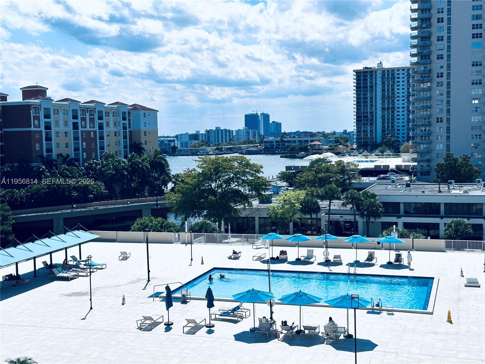 WINSTON TOWER 300 CONDO · #410 in Sunny Isles Beach - Photo 2