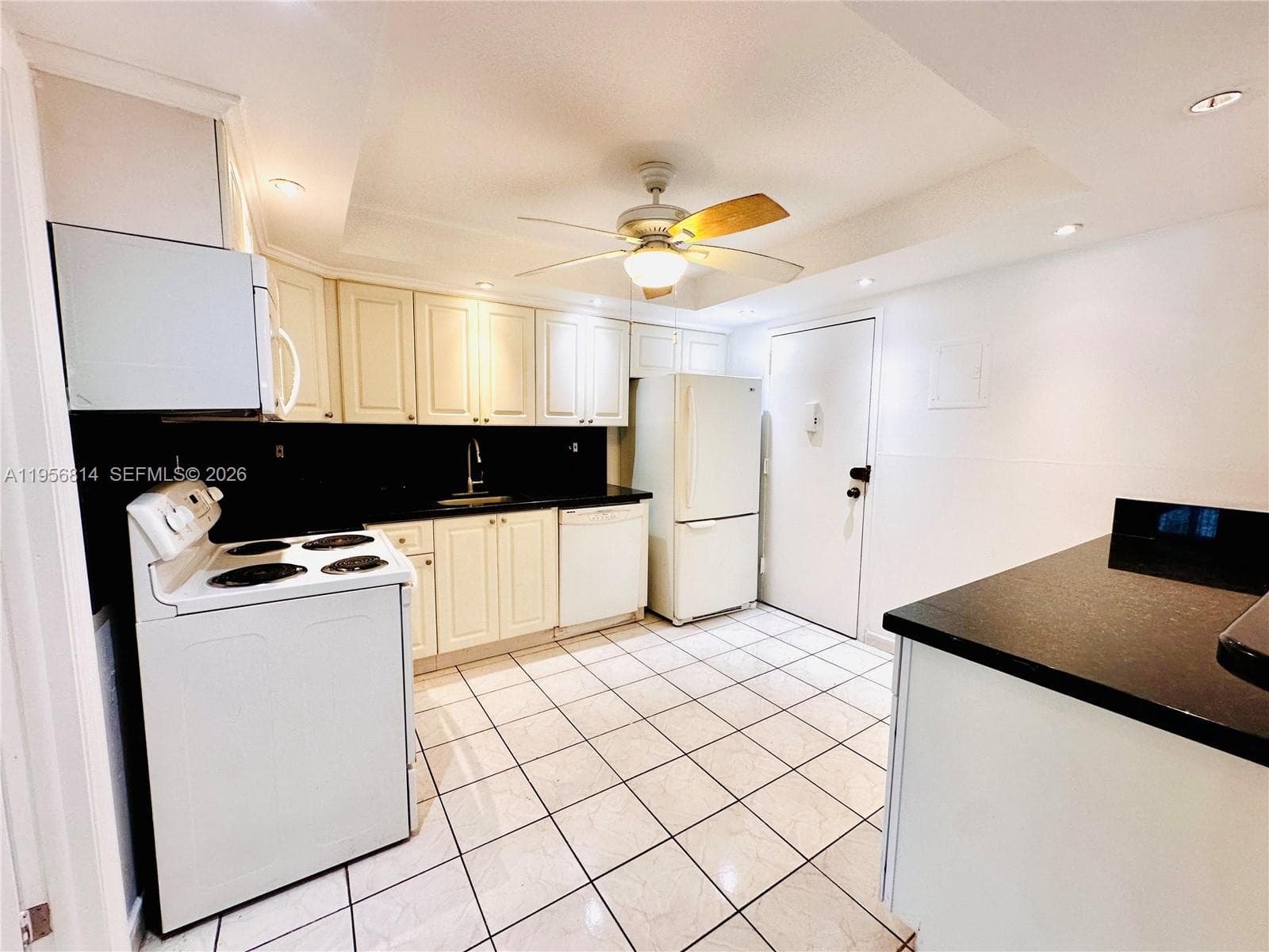 WINSTON TOWER 300 CONDO · #410 in Sunny Isles Beach - Photo 10