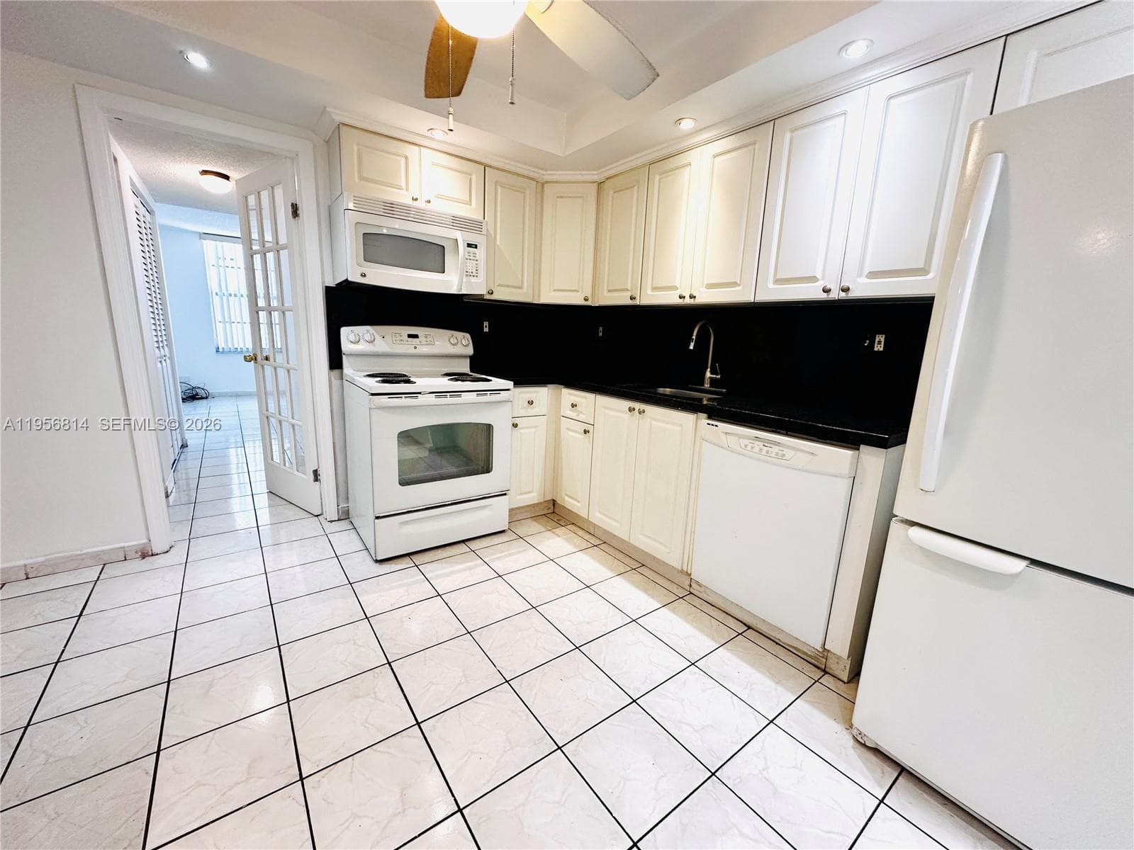 WINSTON TOWER 300 CONDO · #410 in Sunny Isles Beach - Photo 11