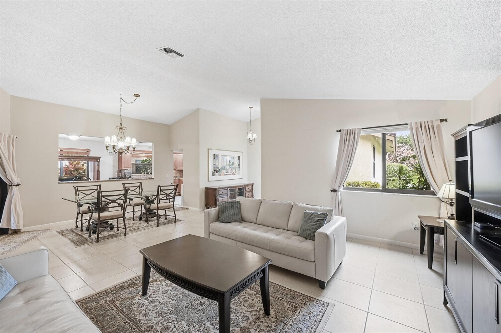 Living / Dining