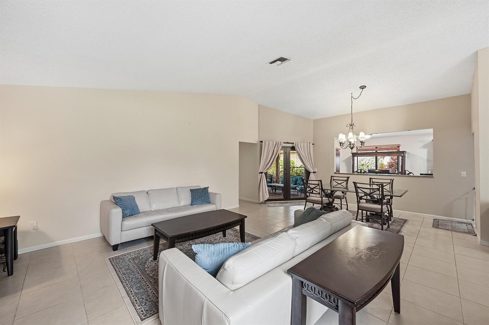 Living / Dining