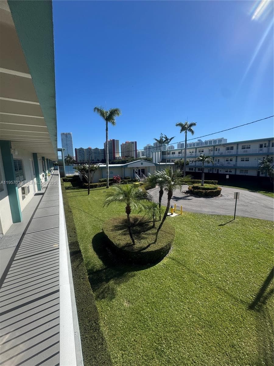 Eastern Shores Palo Alto · #N208 in North Miami Beach - Photo 1