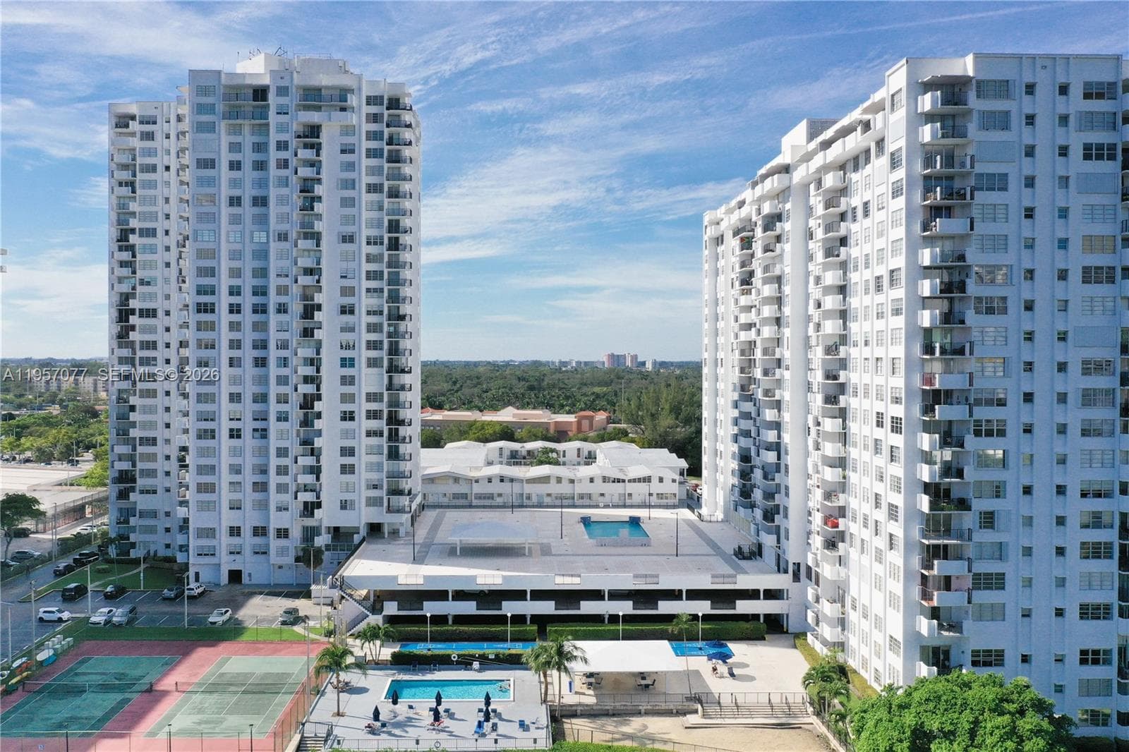 COMMODORE PLAZA CONDO · #1411 in Aventura - Photo 1