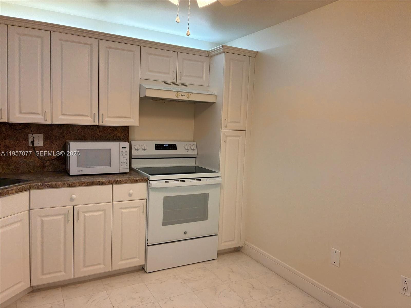 COMMODORE PLAZA CONDO · #1411 in Aventura - Photo 8