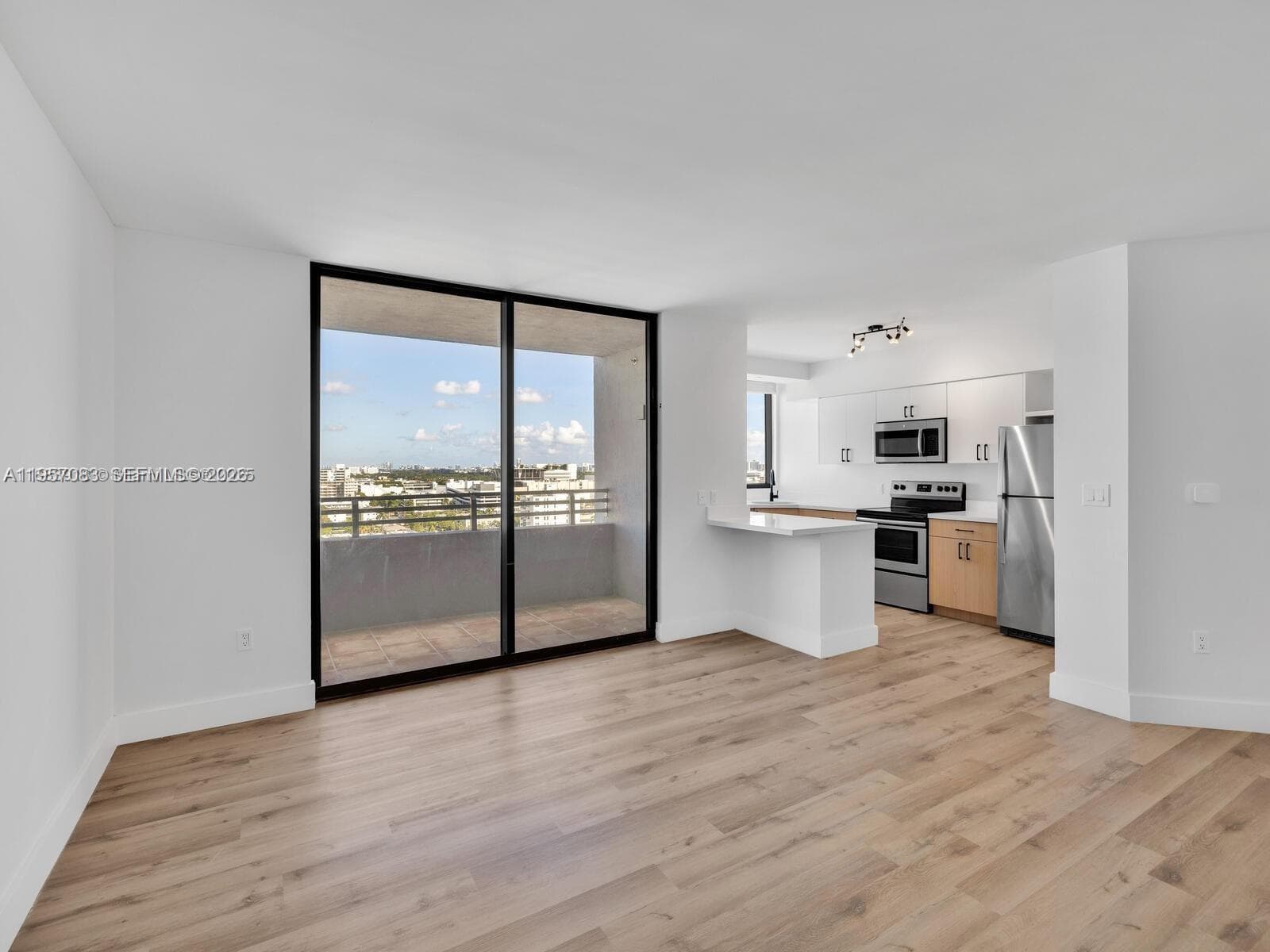 THE WAVERLY AT SOUTH BEAC · #1511 in Miami Beach - Photo 5