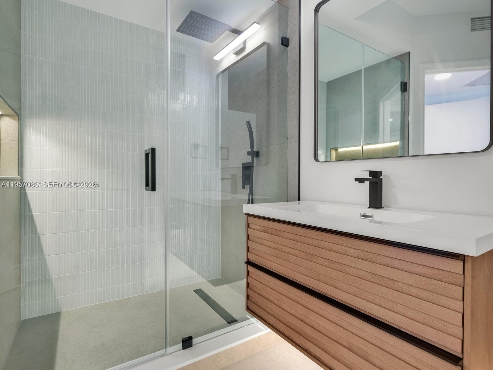 THE WAVERLY AT SOUTH BEAC · #1511 in Miami Beach - Photo 21