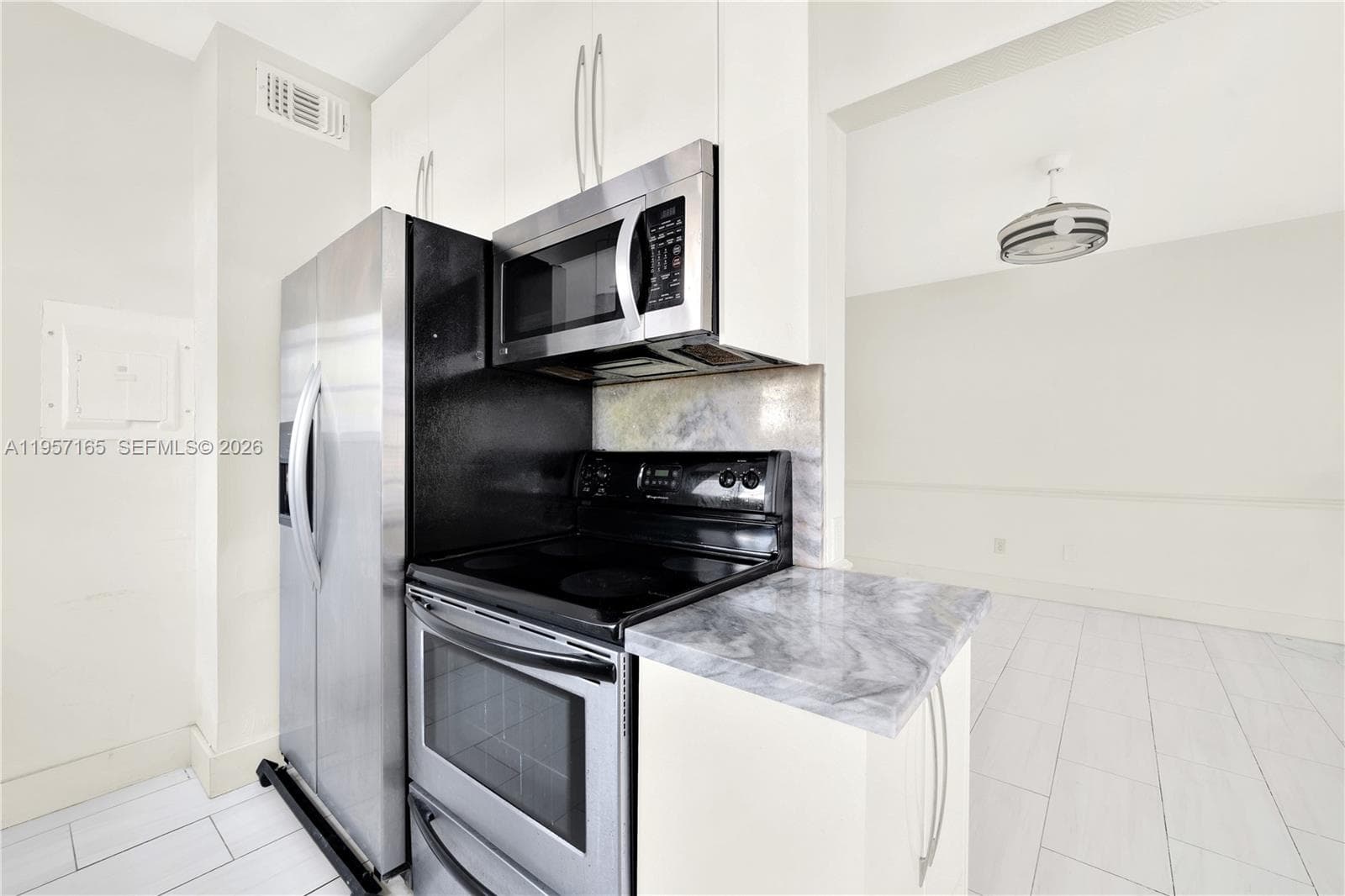 ART DECO CONDO · #102R in Miami Beach - Photo 13