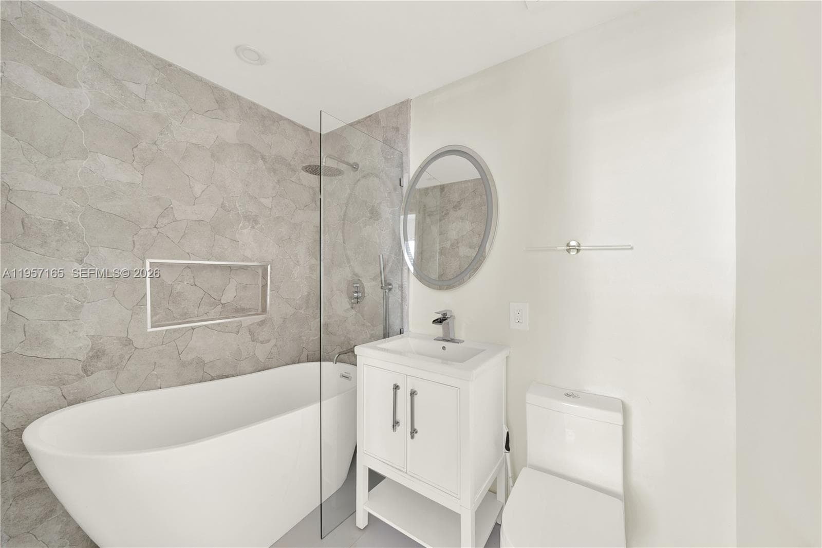 ART DECO CONDO · #102R in Miami Beach - Photo 22