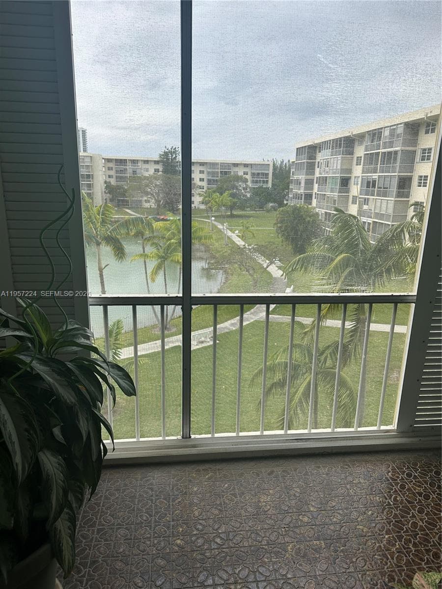 POINT EAST II · #H411 in Aventura - Photo 9