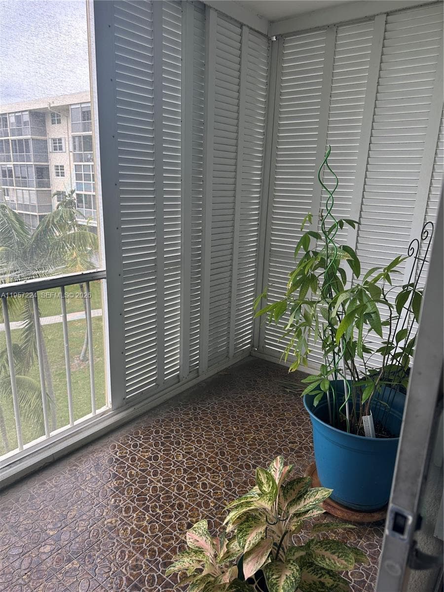 POINT EAST II · #H411 in Aventura - Photo 10