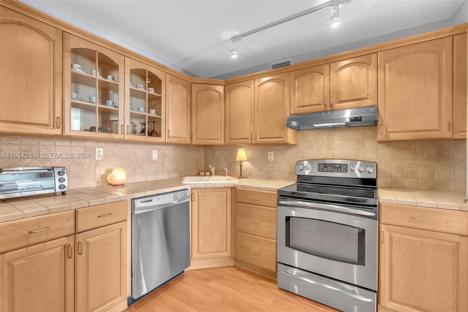 COMMODORE PLAZA · #1801 in Aventura - Photo 16