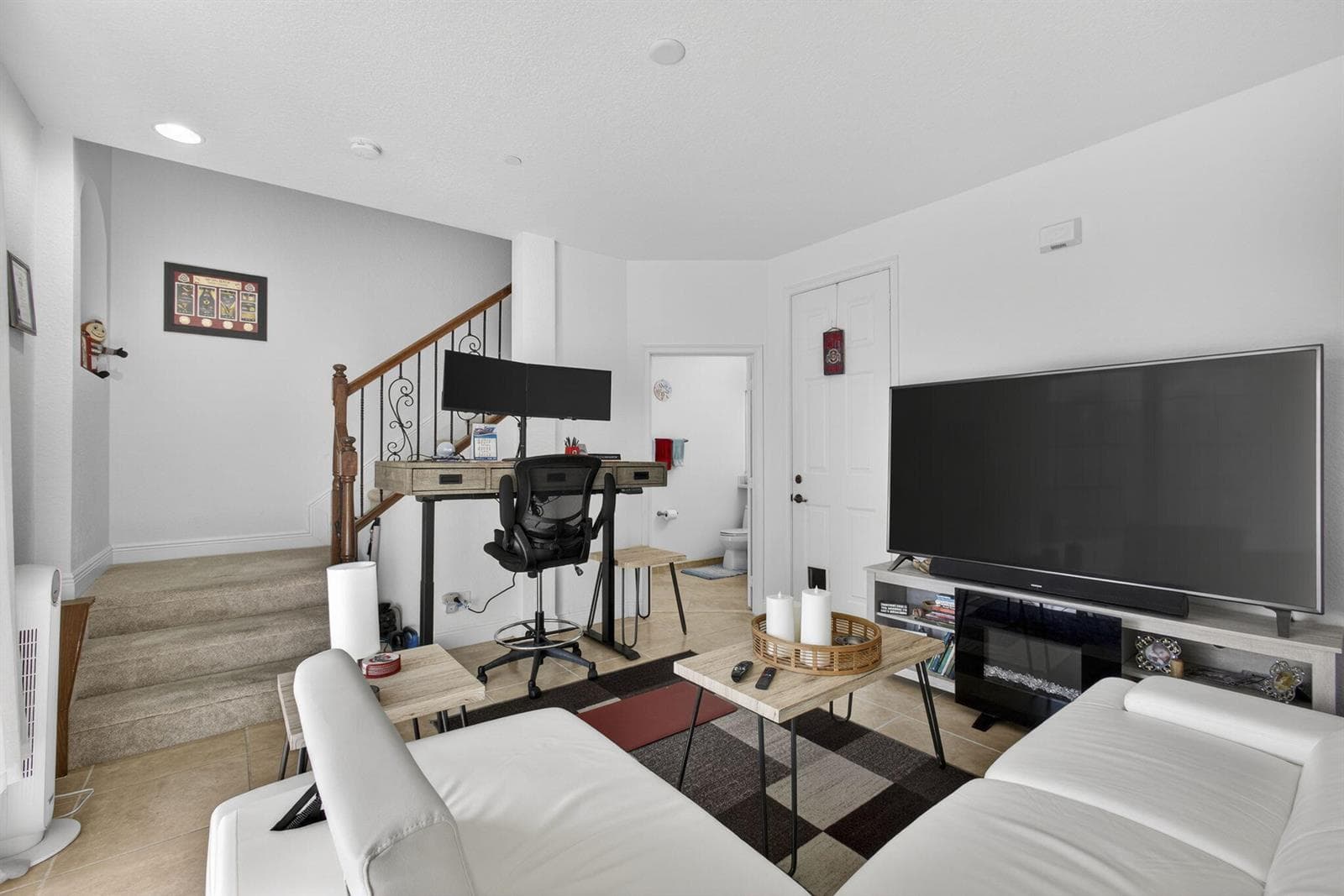 Den/ Office