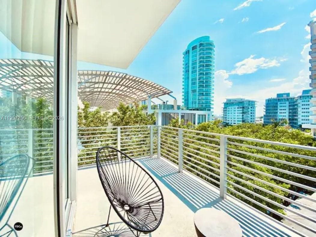 6080 Collins Condo · #PH09 in Miami Beach - Photo 6