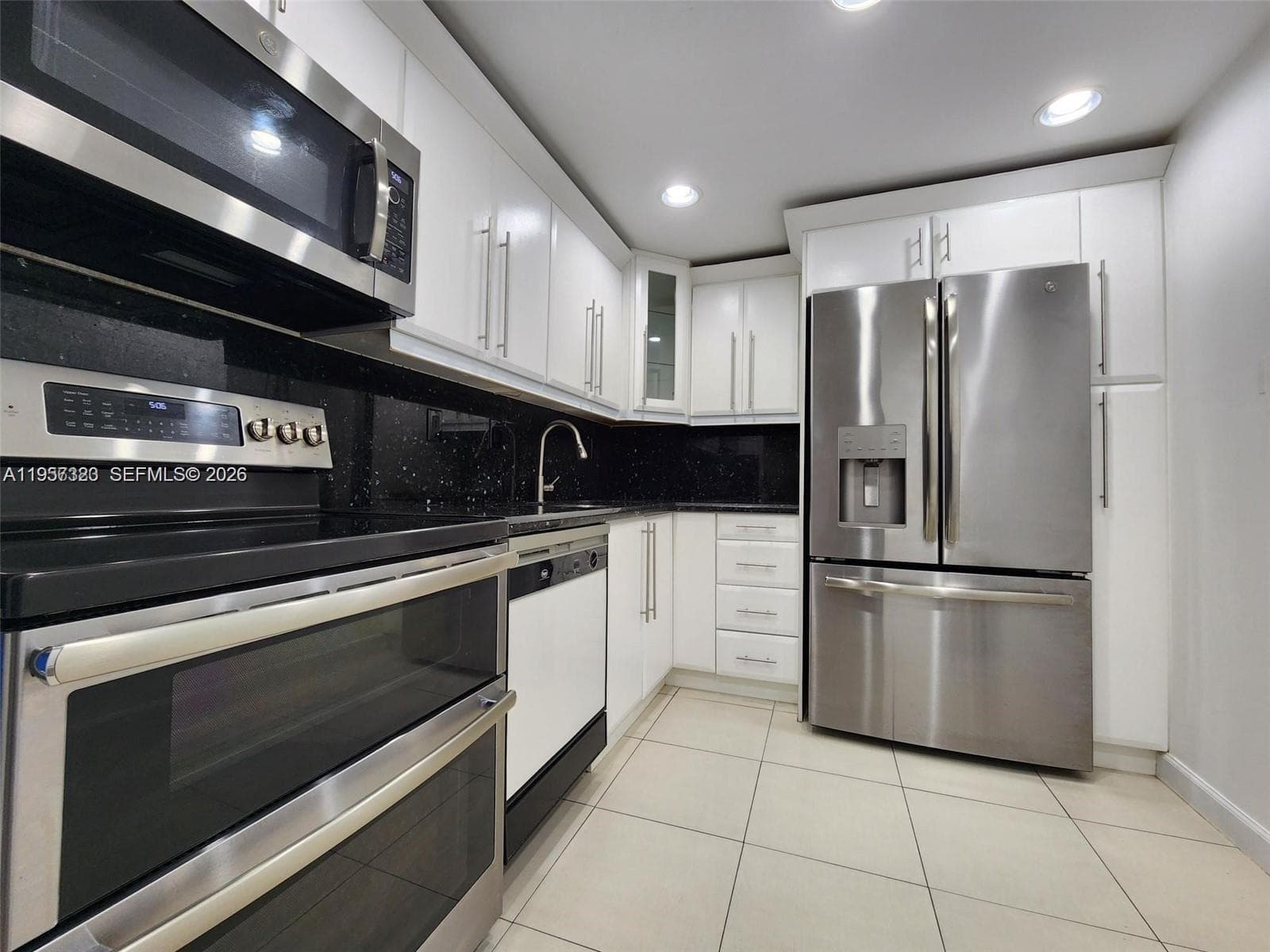 FLAMENCO CONDO TOWER I · #1004 in Aventura - Photo 2