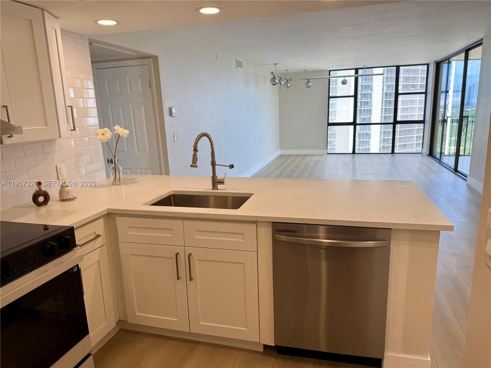 CORONADO CONDO · #1203 in Aventura - Photo 1