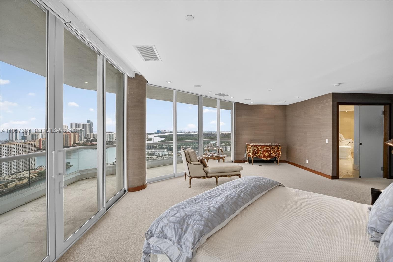 2000 Williams Island · #PH-1 in Aventura - Photo 58