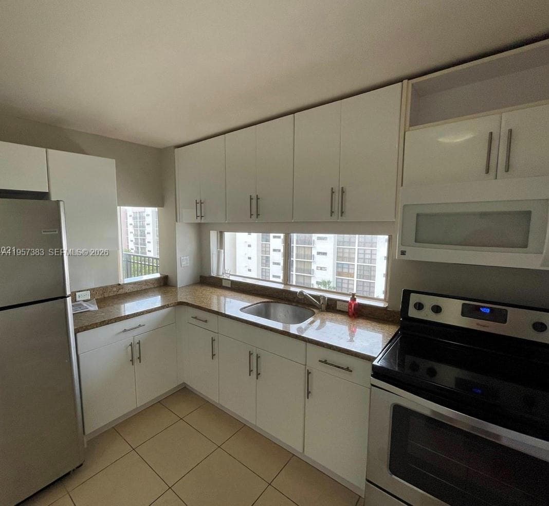 PLAZA OF AMERICAS CONDO P · #807 in Sunny Isles Beach - Photo 6