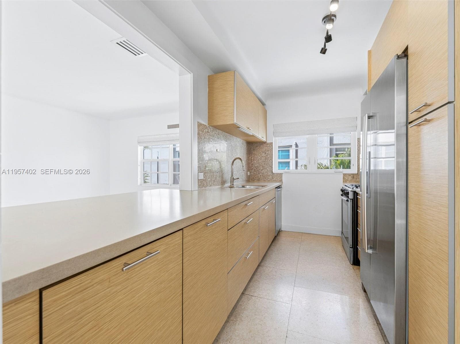 THE SABINE CONDO · #2 in Miami Beach - Photo 7
