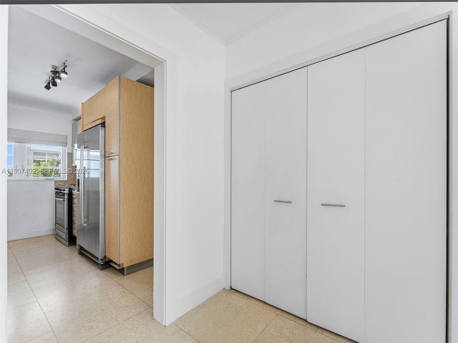 THE SABINE CONDO · #2 in Miami Beach - Photo 9