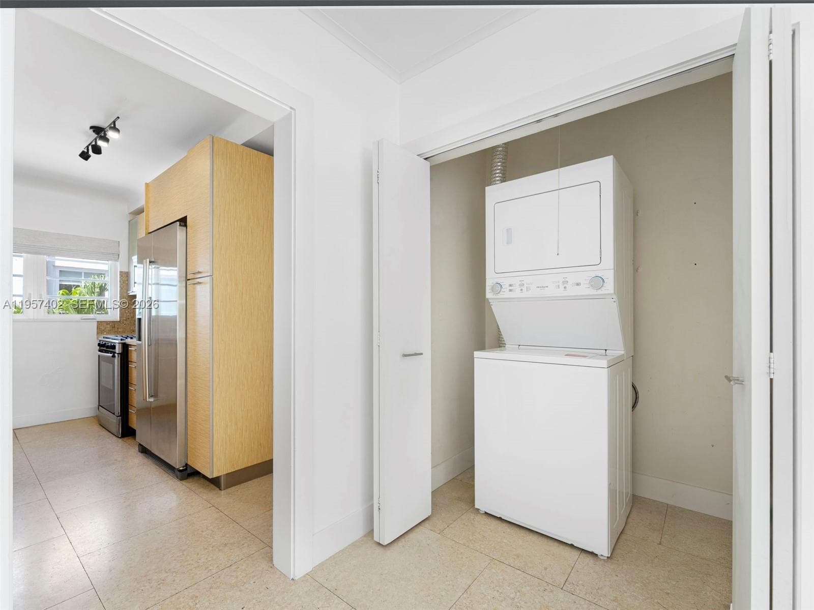 THE SABINE CONDO · #2 in Miami Beach - Photo 10