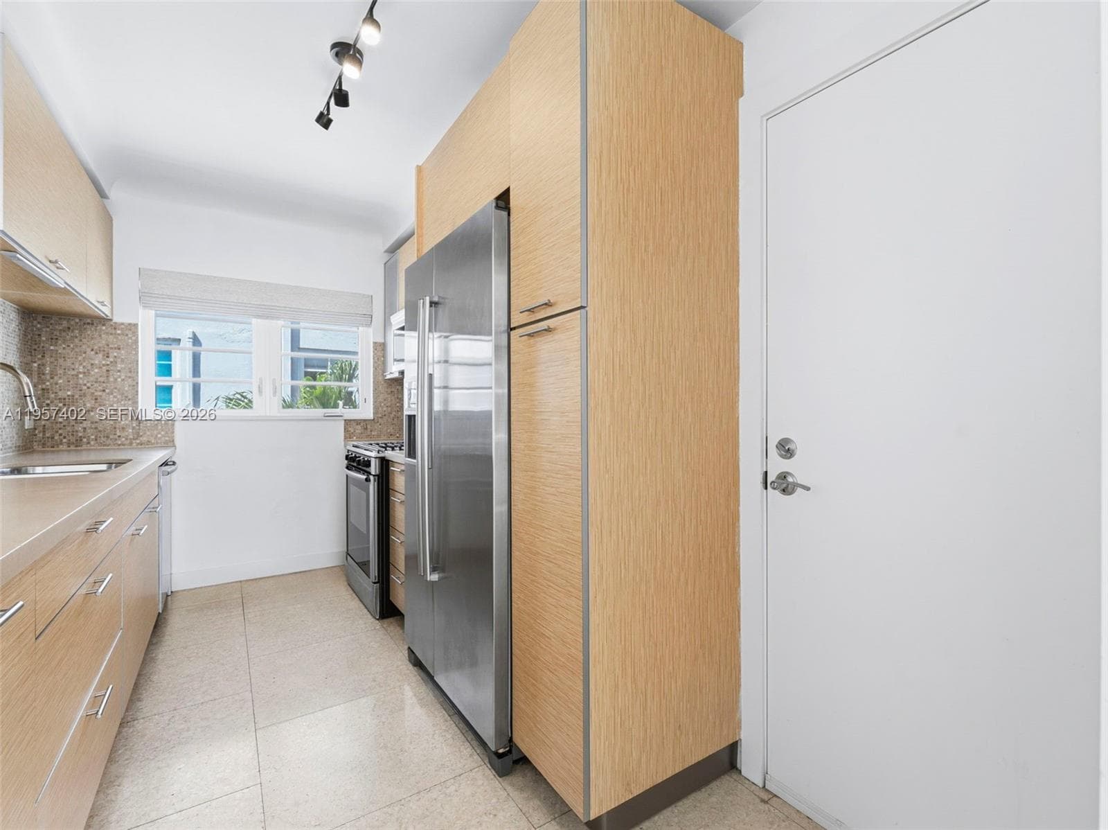 THE SABINE CONDO · #2 in Miami Beach - Photo 8