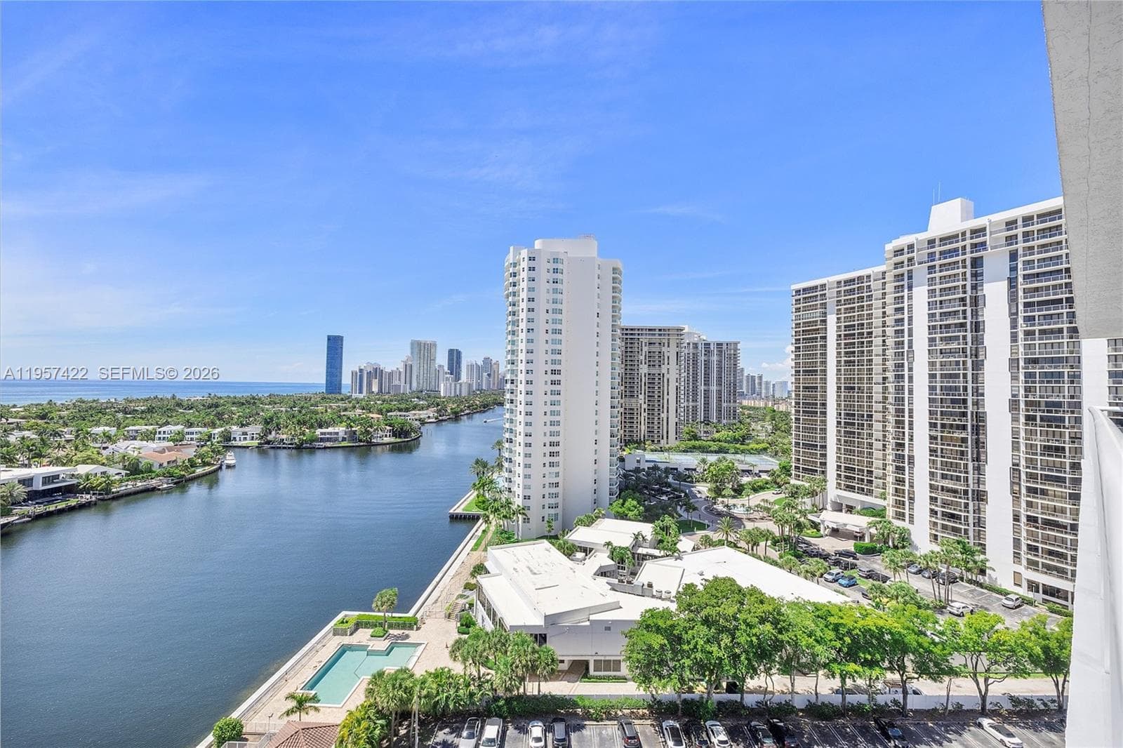 WATERVIEW · #1747 in Aventura - Photo 42