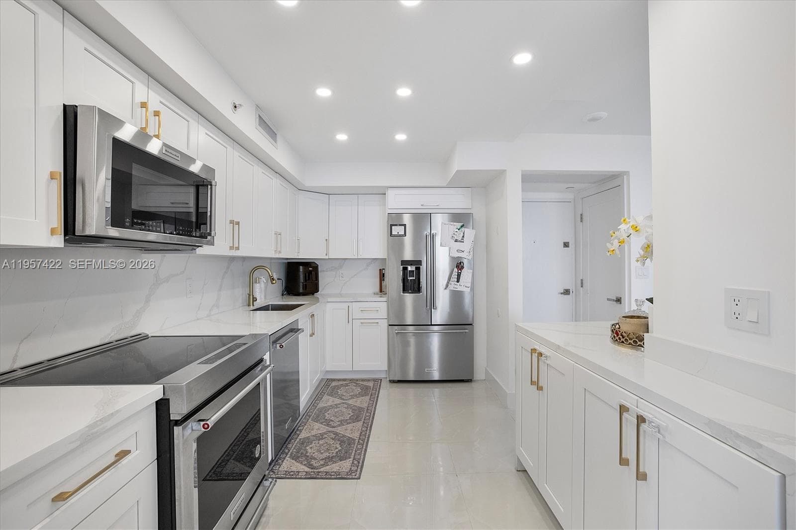 WATERVIEW · #1747 in Aventura - Photo 16