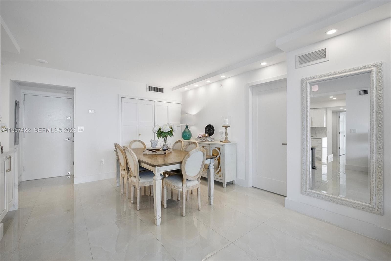WATERVIEW · #1747 in Aventura - Photo 12