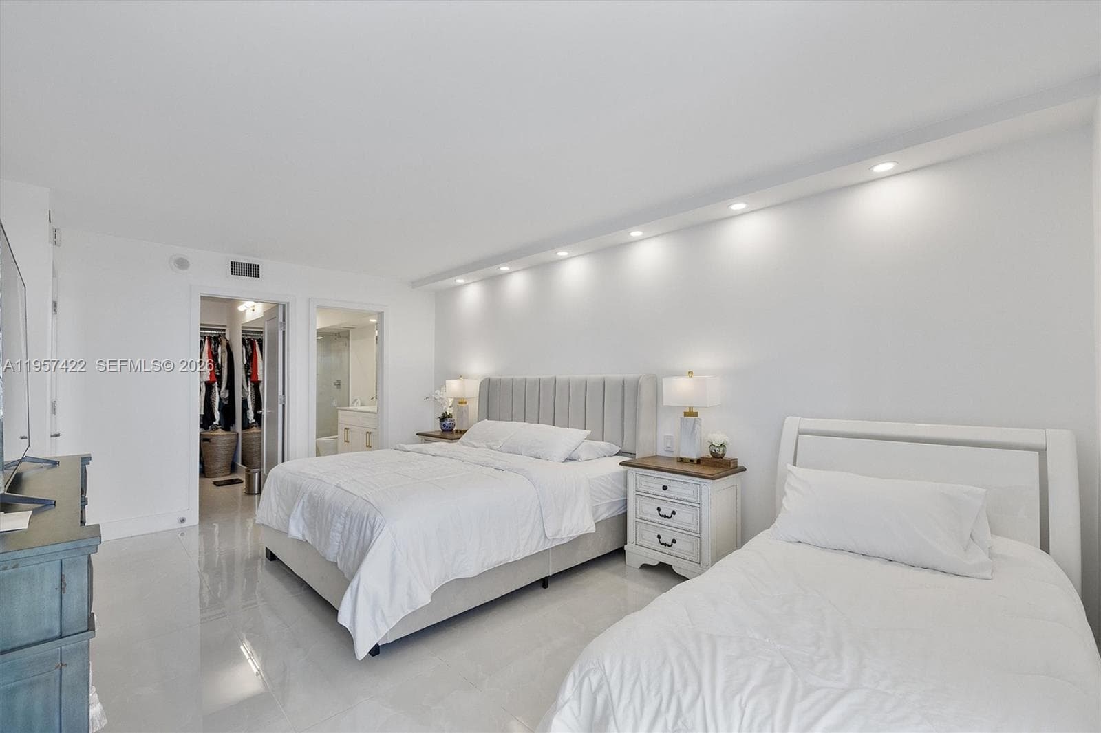 WATERVIEW · #1747 in Aventura - Photo 33