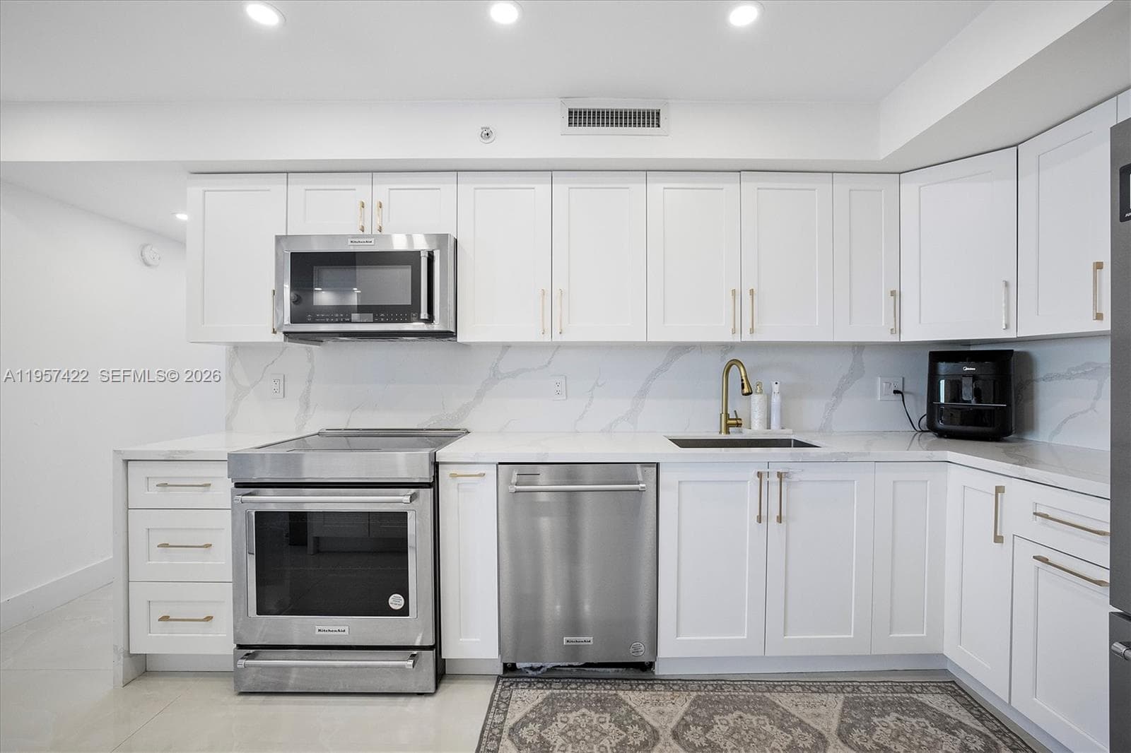 WATERVIEW · #1747 in Aventura - Photo 15