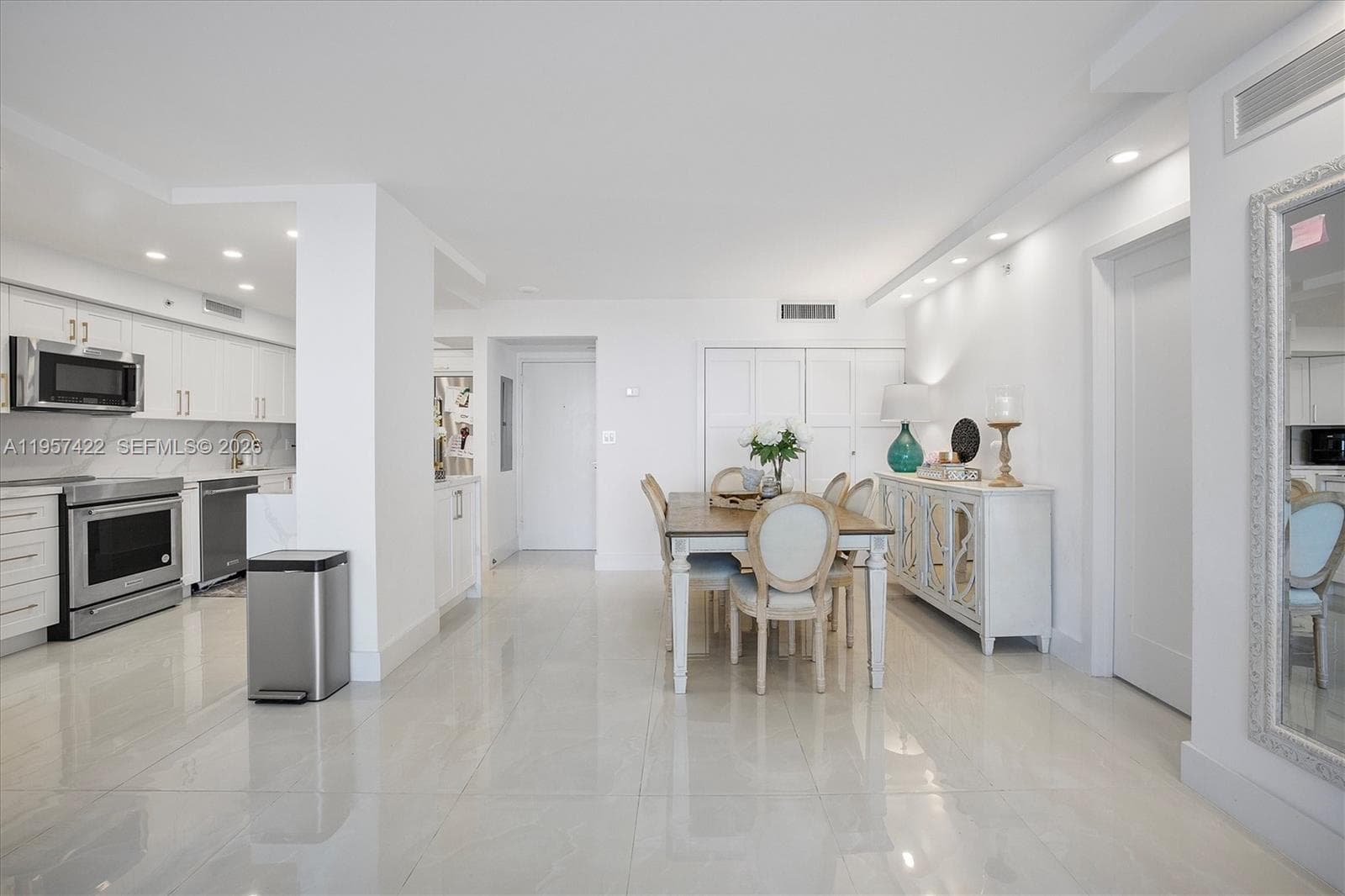 WATERVIEW · #1747 in Aventura - Photo 11