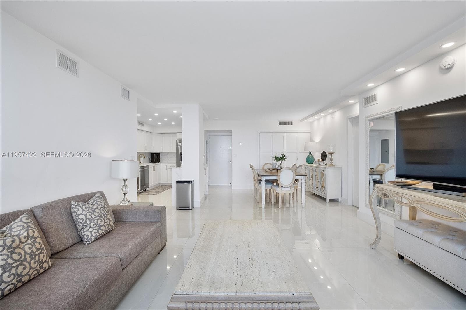 WATERVIEW · #1747 in Aventura - Photo 8