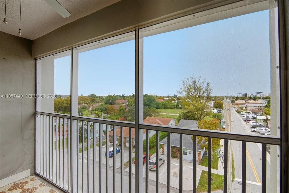 THIRD GULFSTREAM GARDEN · #501G in Hallandale Beach - Photo 32