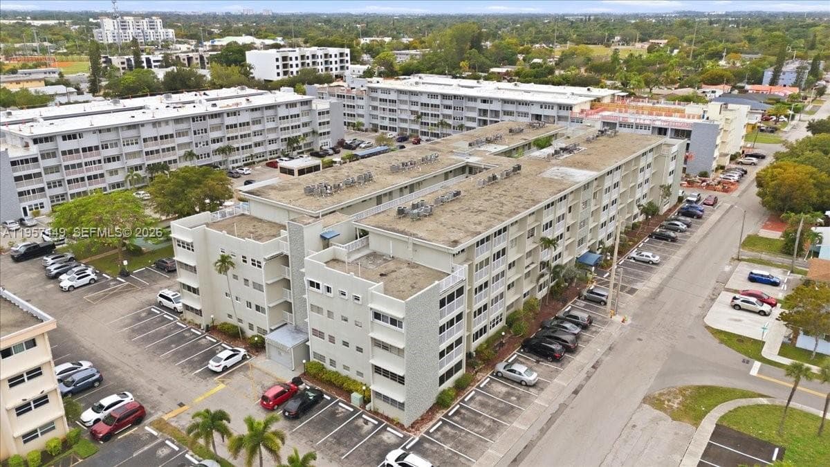 THIRD GULFSTREAM GARDEN · #501G in Hallandale Beach - Photo 38