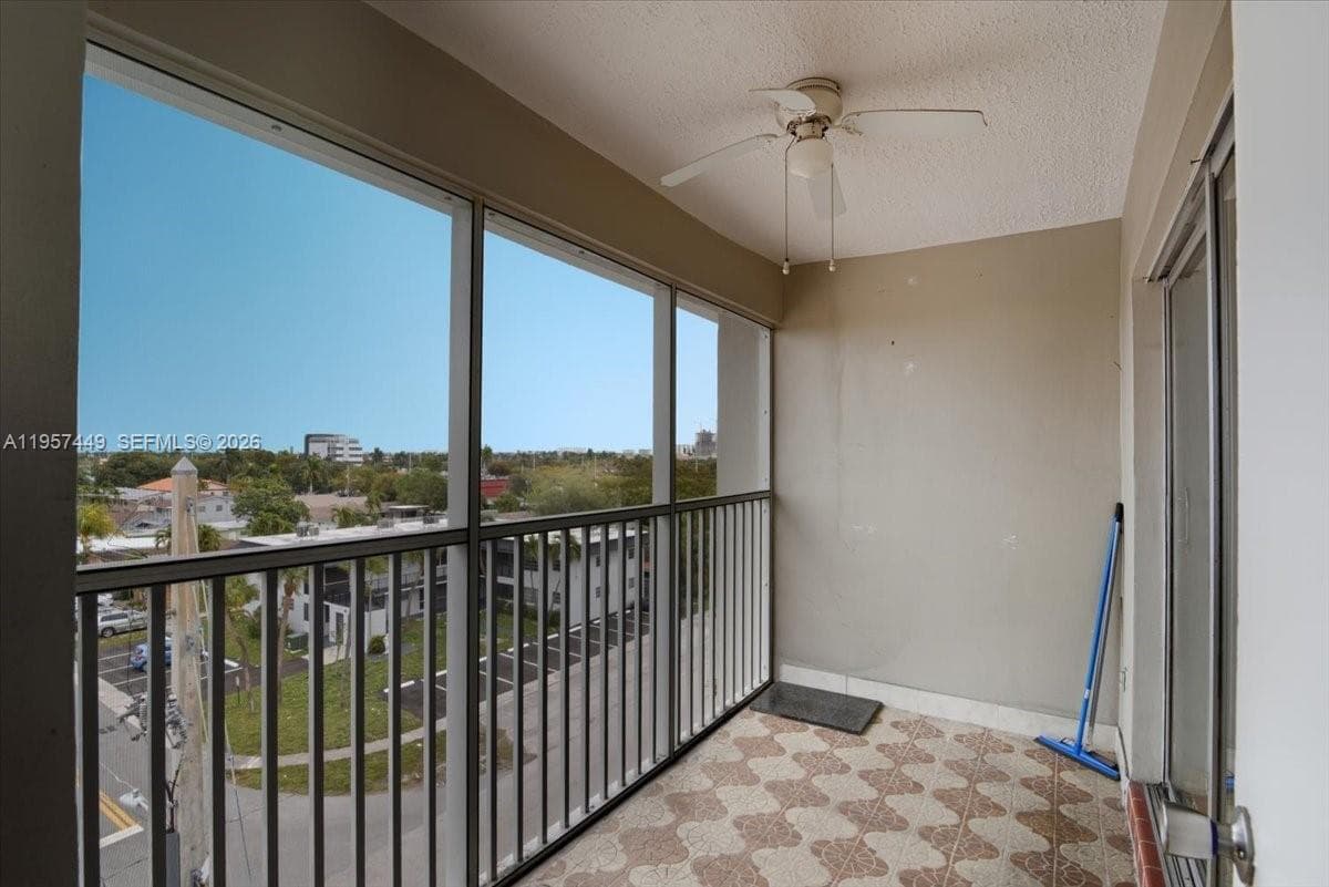 THIRD GULFSTREAM GARDEN · #501G in Hallandale Beach - Photo 33