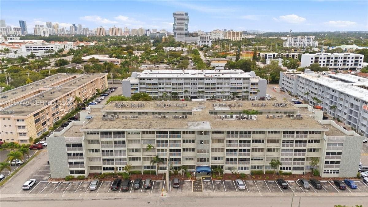THIRD GULFSTREAM GARDEN · #501G in Hallandale Beach - Photo 37
