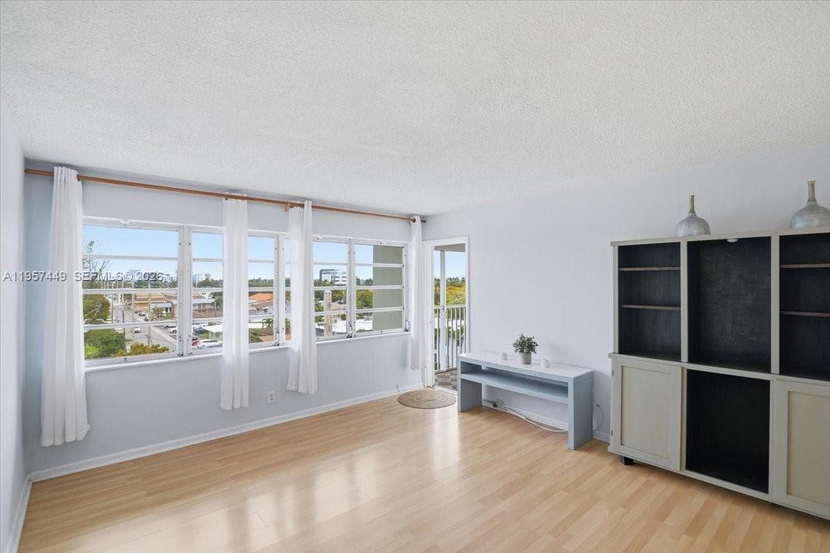 THIRD GULFSTREAM GARDEN · #501G in Hallandale Beach - Photo 11