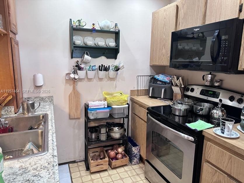 Lago Grande · #23-12 in Hialeah - Photo 3