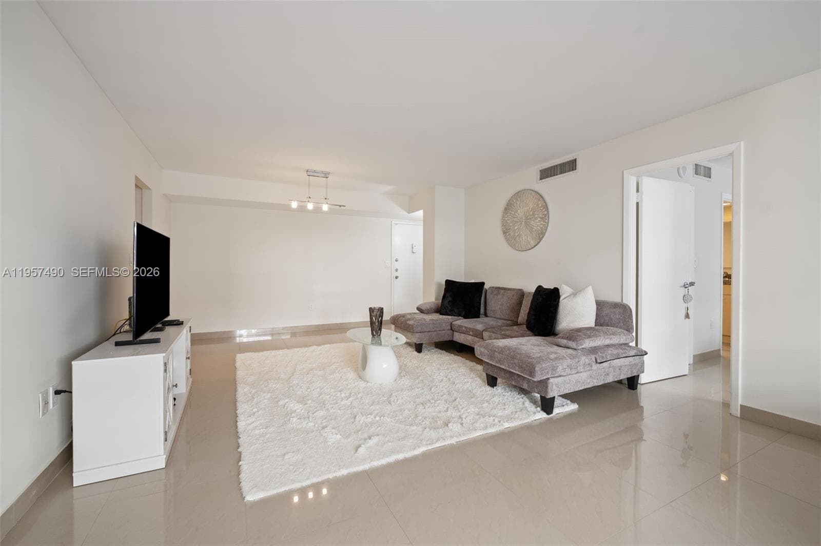 Plaza Tower North · #809 in Hallandale Beach - Photo 7