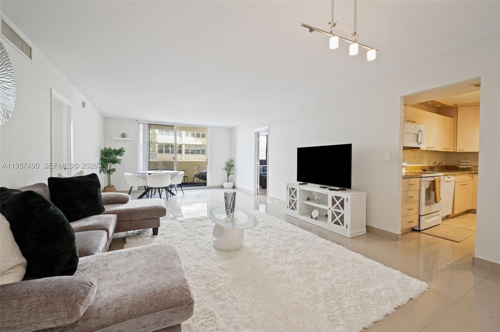 Plaza Tower North · #809 in Hallandale Beach - Photo 5