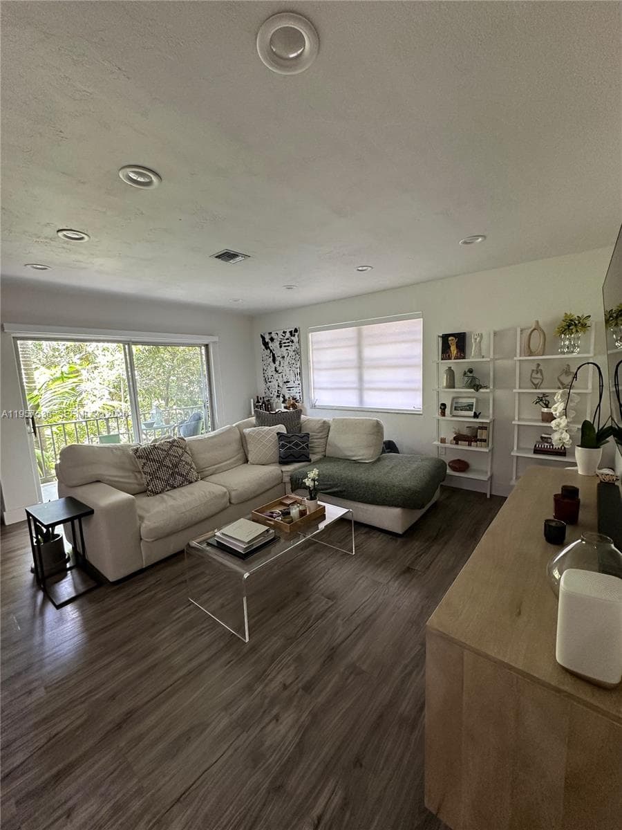 KINGSTON SQUARE CONDO · #E6 in Miami - Photo 2