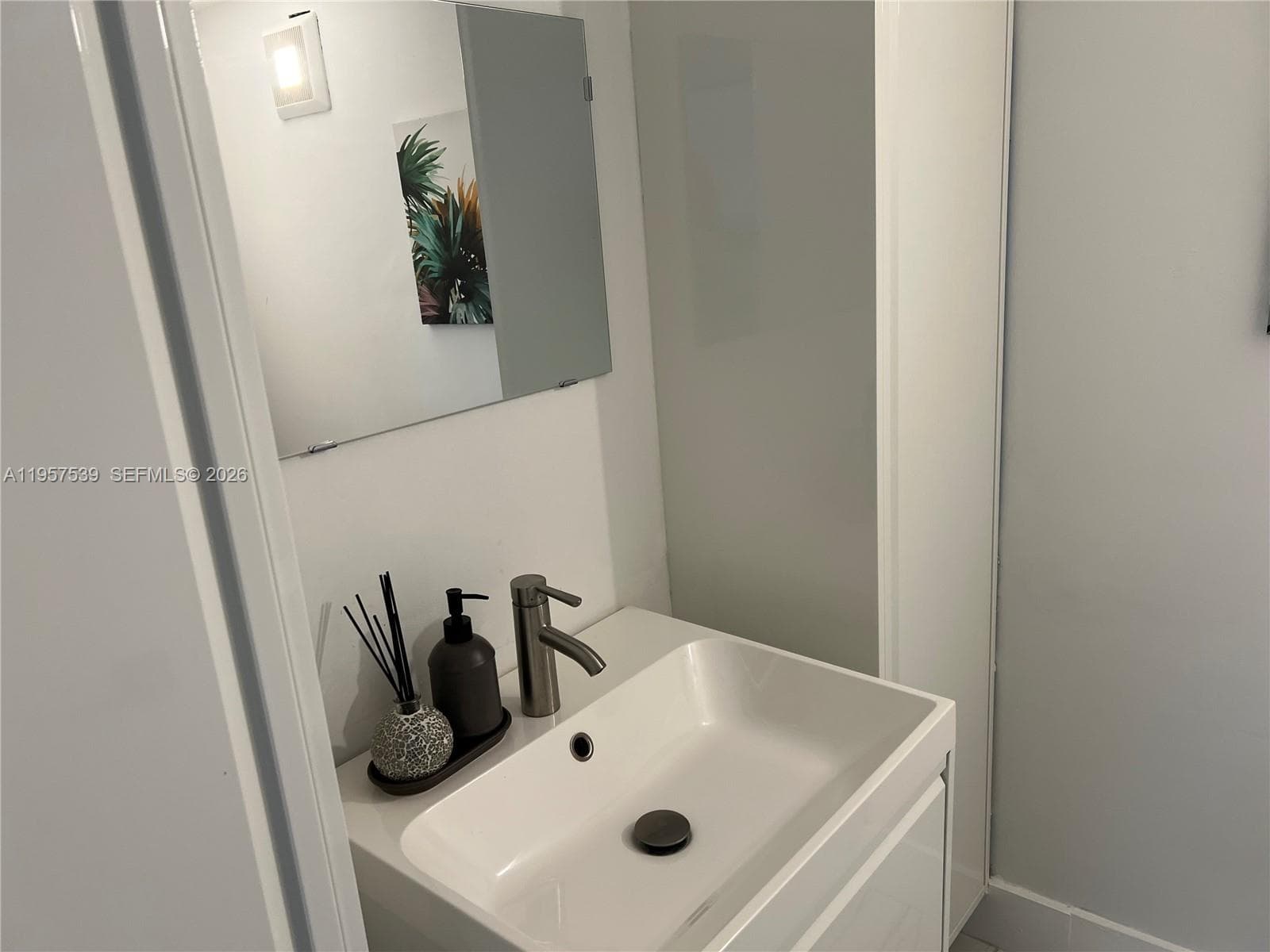 1/2 Bath