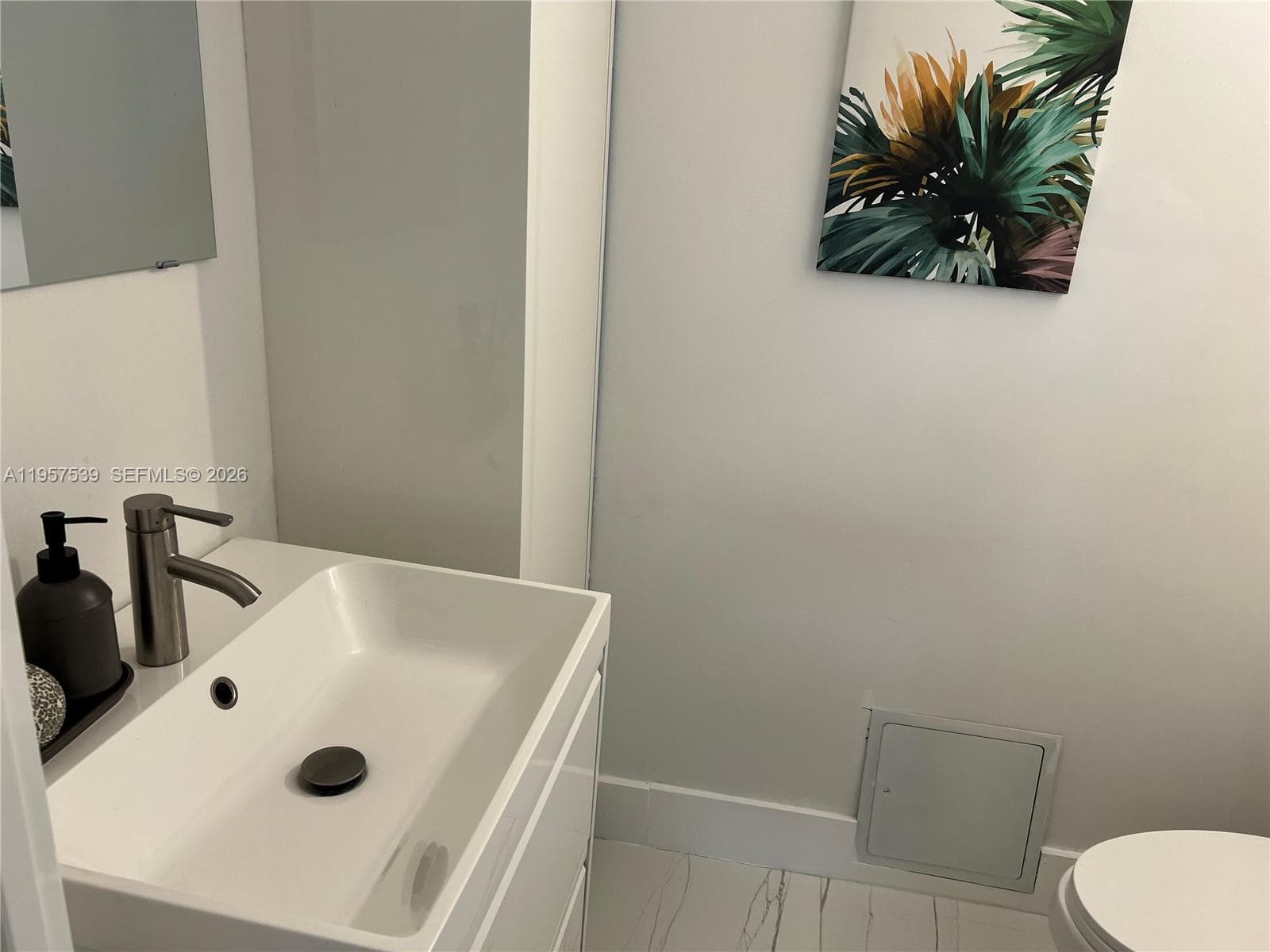 1/2 Bath