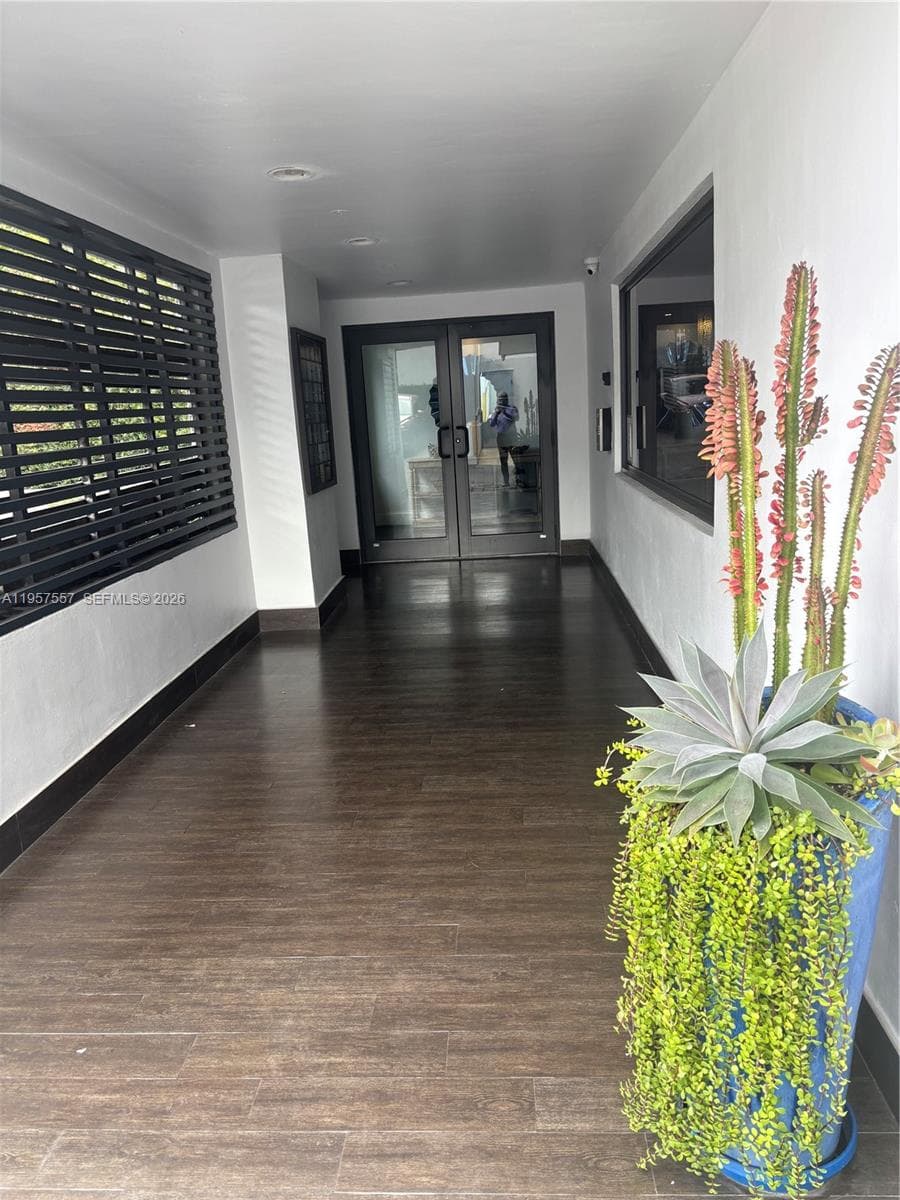 THE SURF CONDO · #106 in Miami Beach - Photo 9