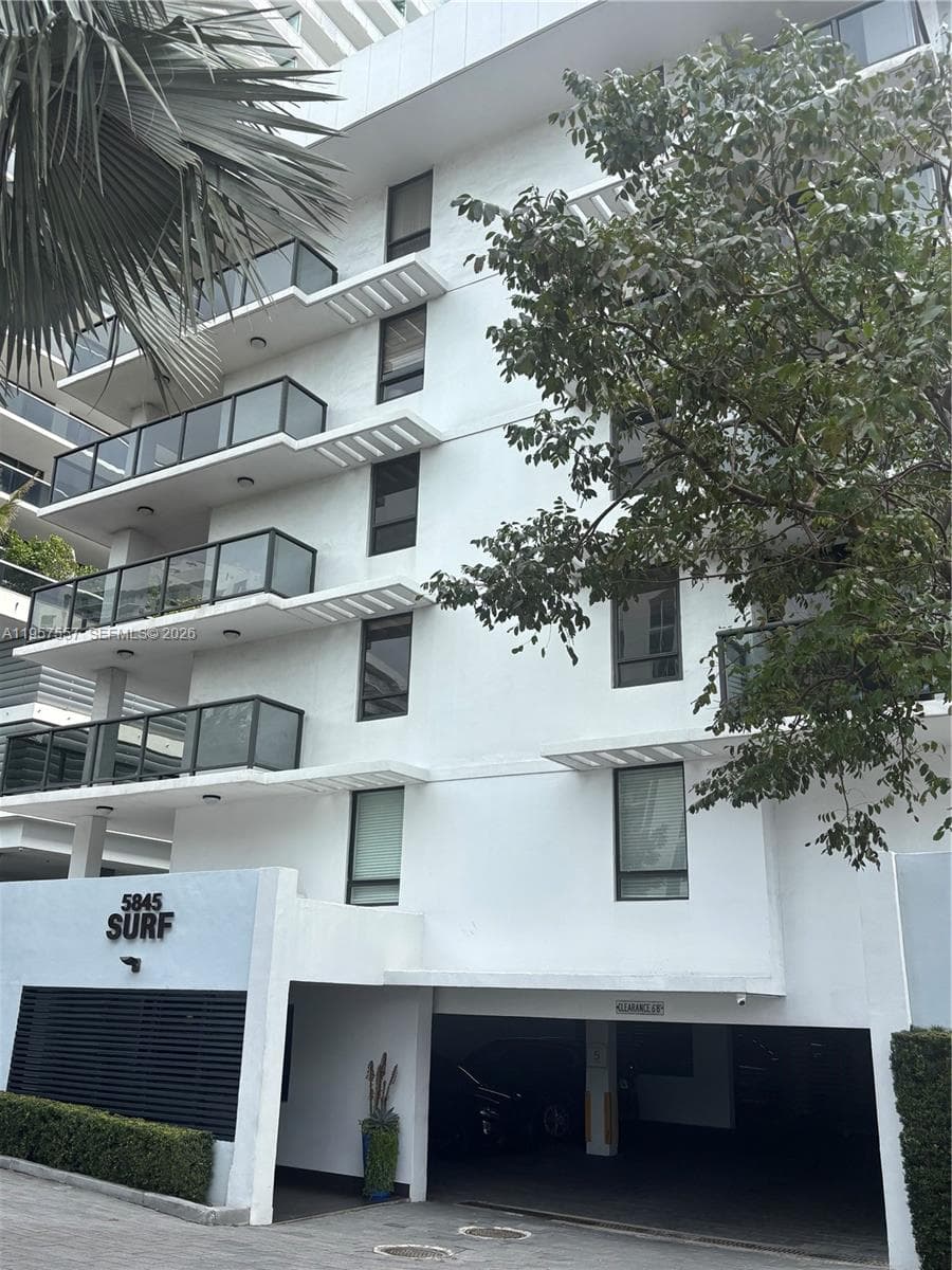 THE SURF CONDO · #106 in Miami Beach - Photo 8