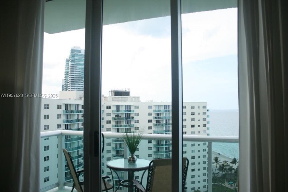 TIDES ON HOLLYWOOD BEACH · #PH16Z in Hollywood - Photo 14