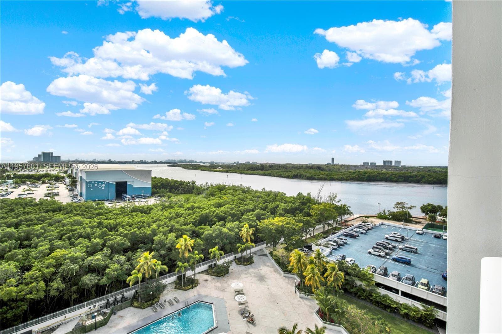 Arlen House East · #1222 in Sunny Isles Beach - Photo 2