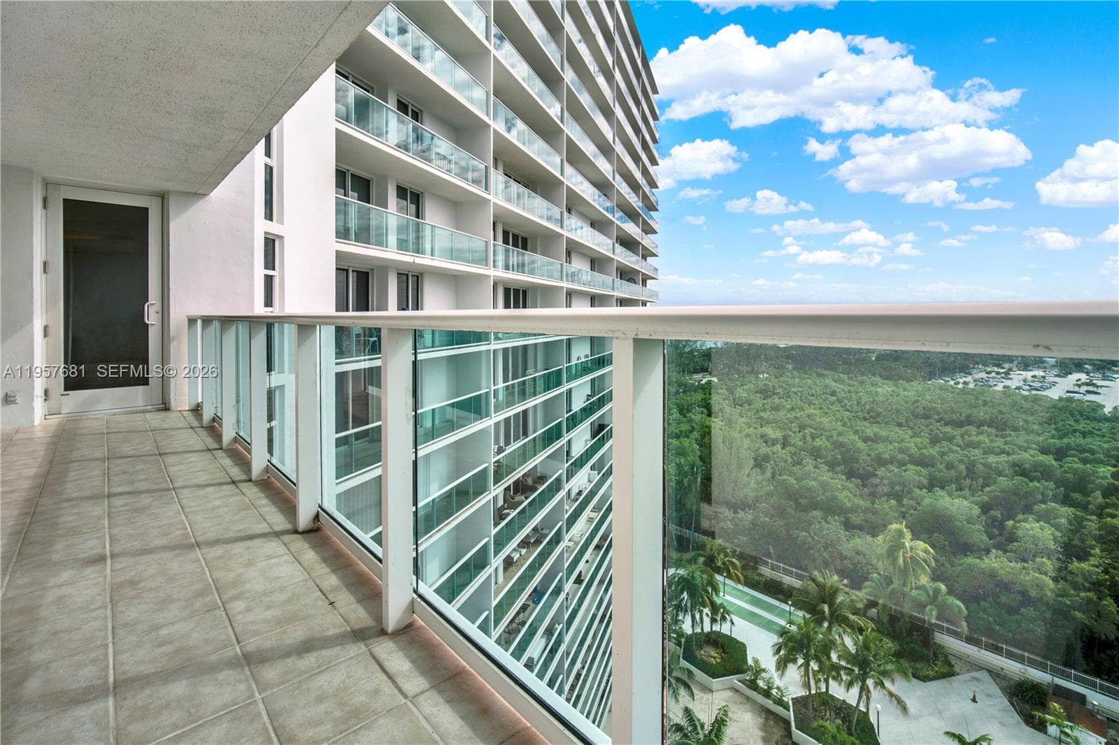 Arlen House East · #1222 in Sunny Isles Beach - Photo 6