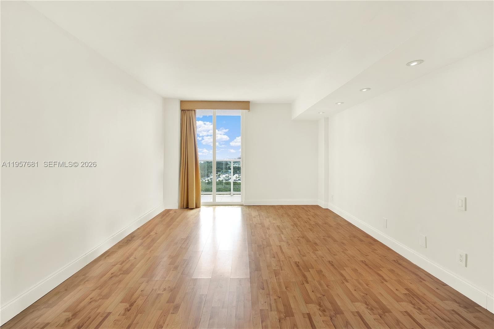Arlen House East · #1222 in Sunny Isles Beach - Photo 17