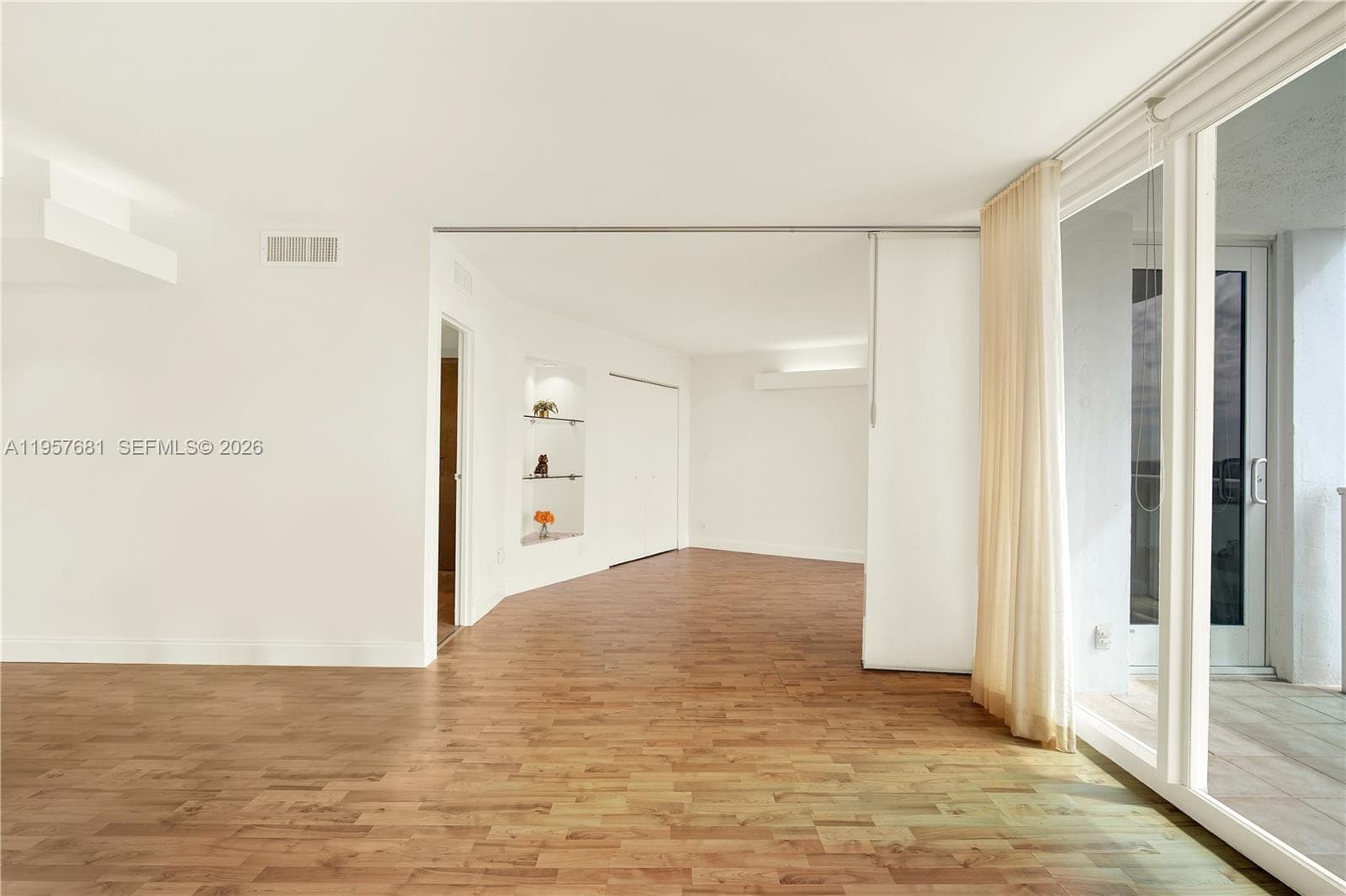 Arlen House East · #1222 in Sunny Isles Beach - Photo 11